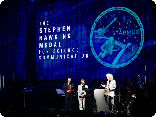 Brian May'e Hawking Madalyası Ermenistan'da verildi